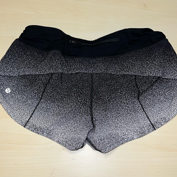 Lululemon Speed Up Short 2.5” - Picture 2 of 4